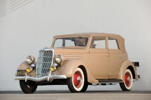 Ford V8 DeLuxe Convertible Sedan